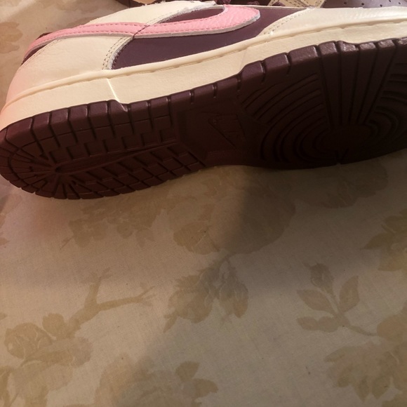 Men valentine dunk size 9.5 dead stock - Picture 2 of 4